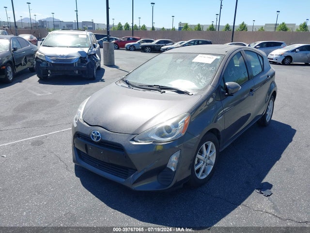 Toyota Prius C Three 2016 JTDKDTB37G1122297 Image 2