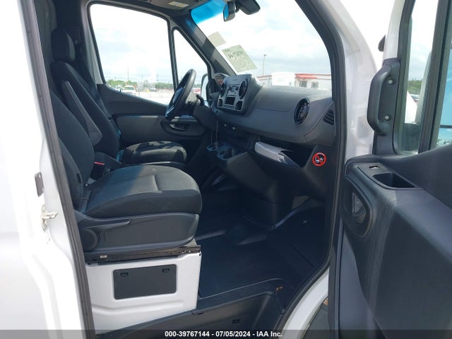 W1W40CHYXMT051897 Mercedes-Benz Sprinter 2500 High Roof I4