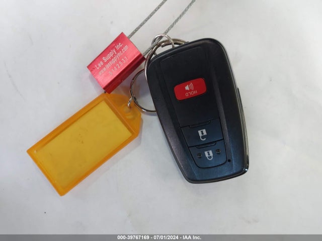Toyota Prius Two Eco 2017 JTDKARFU8H3537116 Image 11
