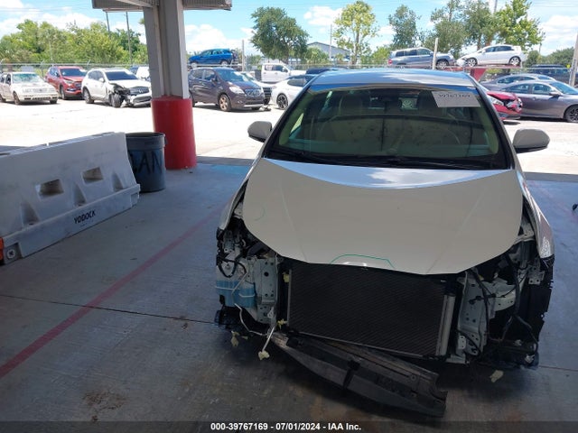 Toyota Prius Two Eco 2017 JTDKARFU8H3537116 Image 13