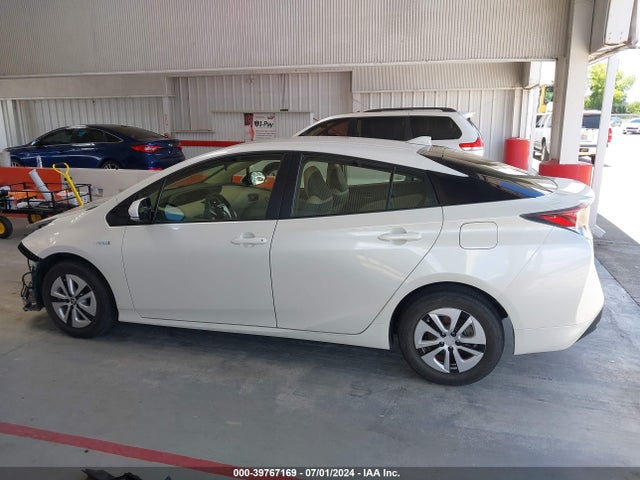 Toyota Prius Two Eco 2017 JTDKARFU8H3537116 Image 15