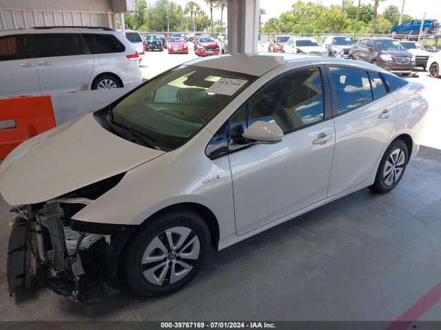 Toyota Prius Two Eco 2017 JTDKARFU8H3537116 Image 2
