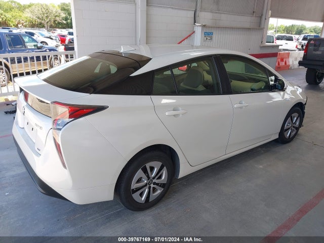 Toyota Prius Two Eco 2017 JTDKARFU8H3537116 Image 4