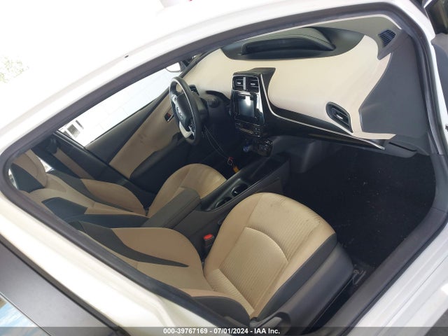 Toyota Prius Two Eco 2017 JTDKARFU8H3537116 Image 5