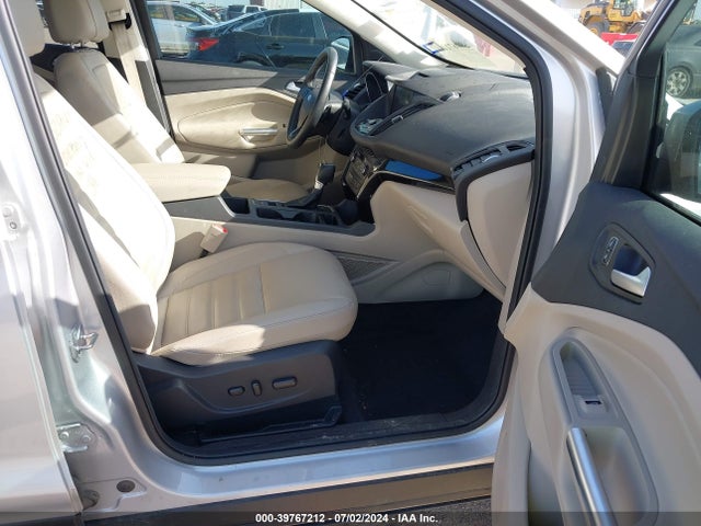 Ford Escape Titanium 2017 1FMCU0J98HUE71957 Image 5