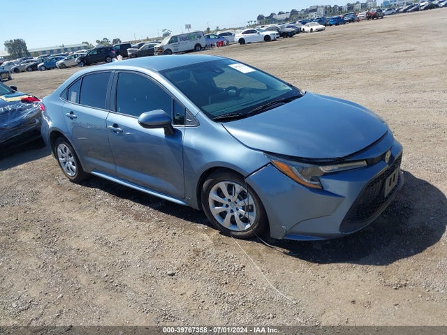 Toyota COROLLA LE 2020 5YFEPRAE3LP006563 головне зображення