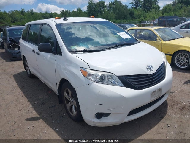 Toyota Sienna L 7 Passenger 2015 5TDZK3DC8FS594883 main image