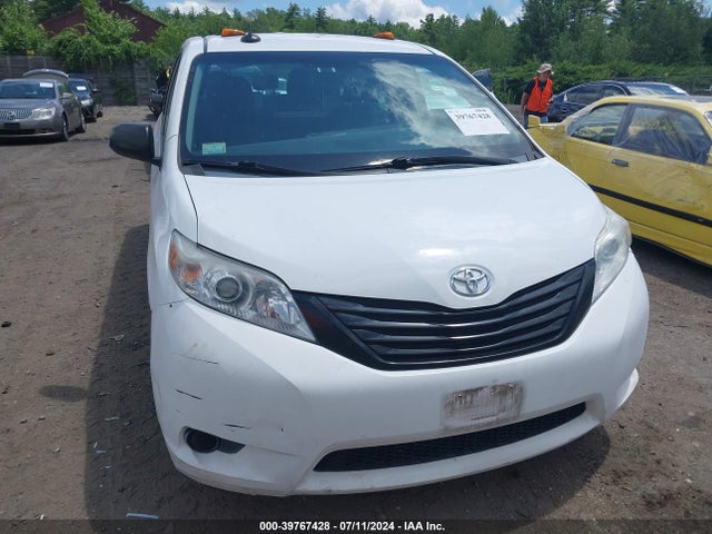 Toyota Sienna L 7 Passenger 2015 5TDZK3DC8FS594883 Image 12