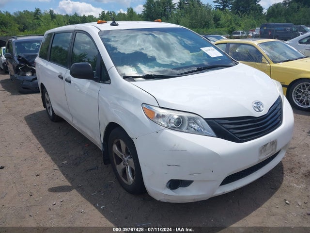Toyota Sienna L 7 Passenger 2015 5TDZK3DC8FS594883 Image 13