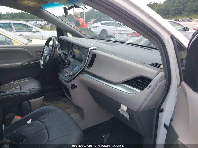 Toyota Sienna L 7 Passenger 2015 5TDZK3DC8FS594883 Image 5