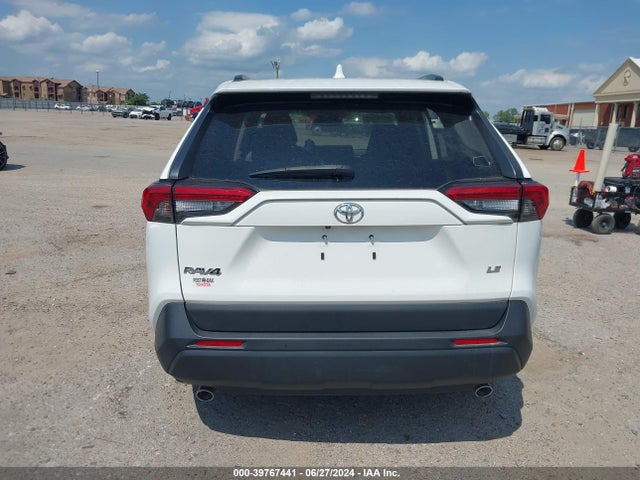Toyota RAV4 LE 2021 JTMH1RFV2MD069875 Image 33