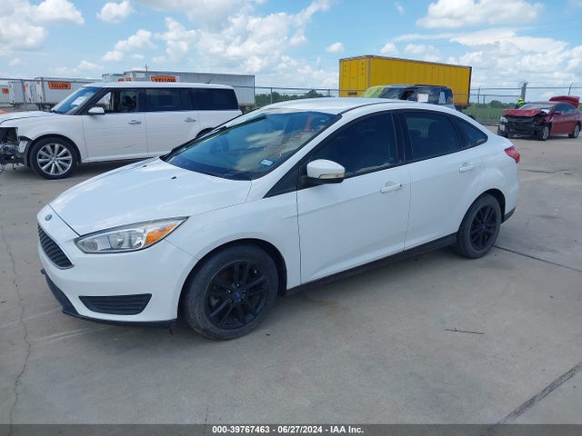 Ford FOCUS SE 2017 1FADP3F26HL285875 Image 2