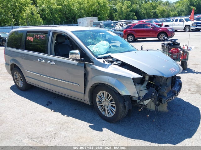 2C4RC1CG6FR525818 auction archive image