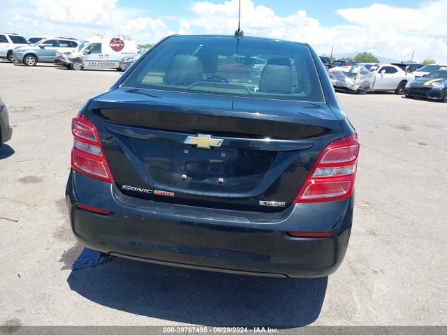 Chevrolet Sonic Premier Auto 2018 1G1JF5SB9J4131686 Image 17