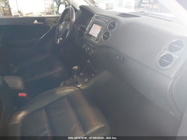 WVGBV7AX0GW616749 Volkswagen Tiguan Sel
