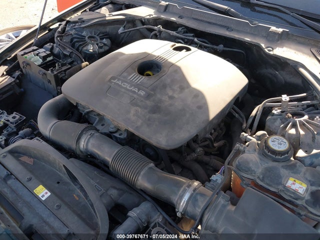 2017 JAGUAR XE SAJAD4BG1HA973468 Photo 9