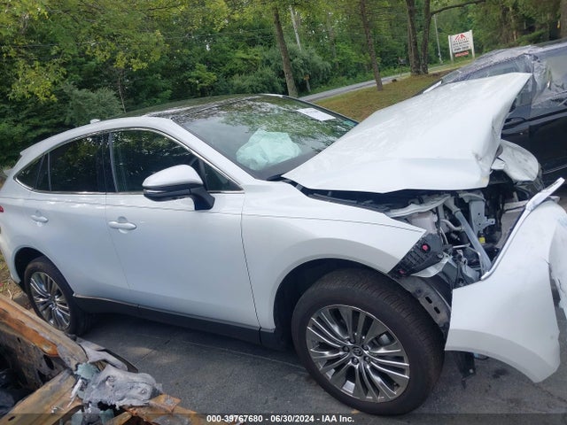 Toyota Venza Limited 2023 JTEAAAAH9PJ124960 Image 14