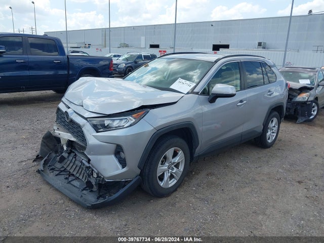 Toyota Rav4 Xle 2019 JTMW1RFV6KD006556 Image 2