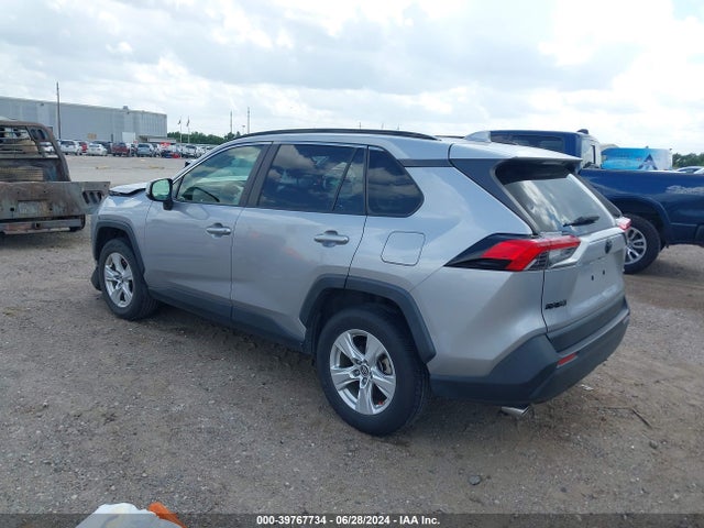Toyota Rav4 Xle 2019 JTMW1RFV6KD006556 Image 3