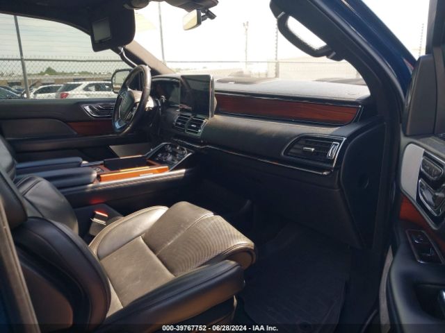 5LMJJ3LT1JEL16108 Lincoln Navigator L Reserve