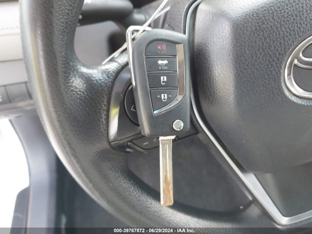 Toyota CAMRY LE 2018 JTNB11HK7J3017133 Image 11