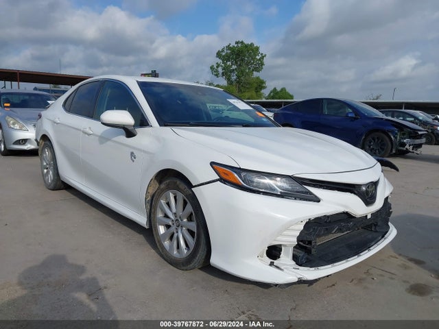 Toyota CAMRY LE 2018 JTNB11HK7J3017133 Image 19