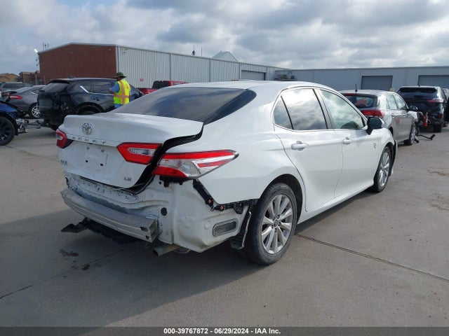 Toyota CAMRY LE 2018 JTNB11HK7J3017133 Image 4
