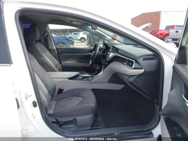 Toyota CAMRY LE 2018 JTNB11HK7J3017133 Image 5