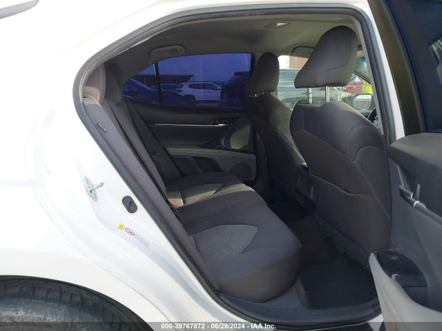 Toyota CAMRY LE 2018 JTNB11HK7J3017133 Image 8