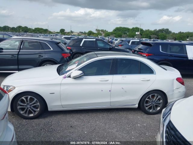 55SWF4JB3HU200267 Mercedes-Benz C 300 Luxury/sport