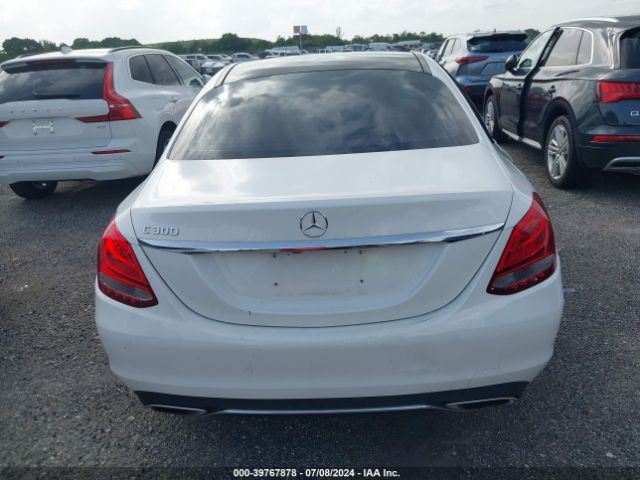 55SWF4JB3HU200267 Mercedes-Benz C 300 Luxury/sport
