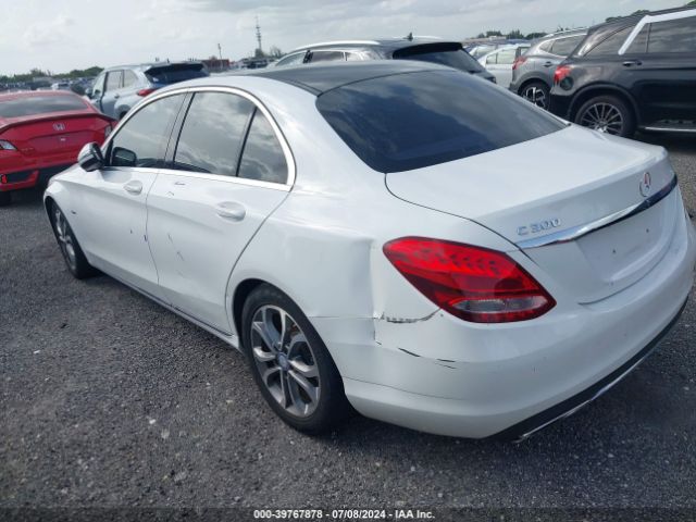 55SWF4JB3HU200267 Mercedes-Benz C 300 Luxury/sport