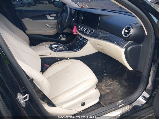 WDDZF4KBXHA275219 Mercedes-Benz E 300 4matic