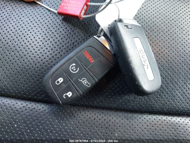 1C4RJFCG0EC172163 Jeep Grand Cherokee Overland
