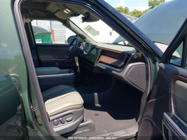 7PDSGABA5PN011579 Rivian R1s Adventure
