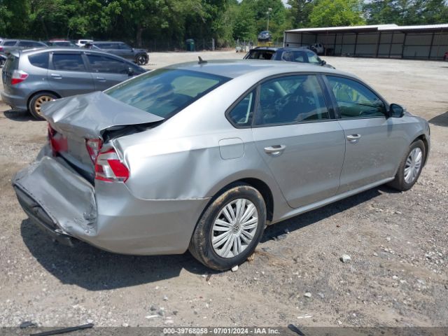1VWAT7A39EC095965 Volkswagen Passat 1.8t S