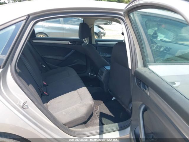 1VWAT7A39EC095965 Volkswagen Passat 1.8t S