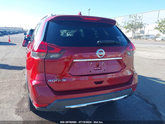 Nissan ROGUE SV 2018 5N1AT2MT0JC702195 Image 17