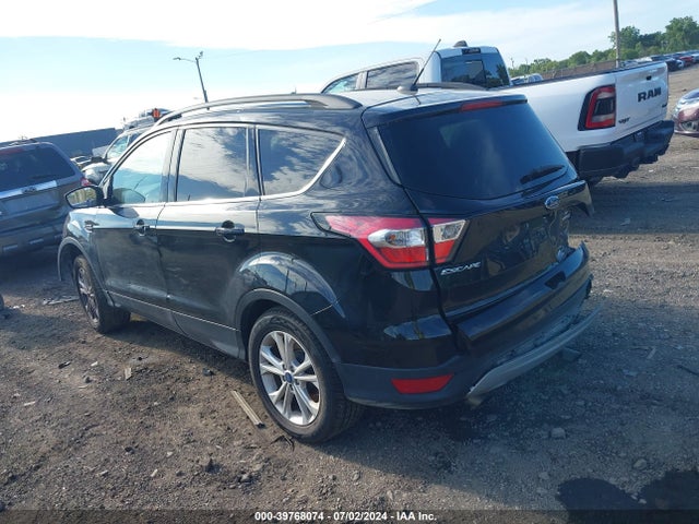 Ford ESCAPE SE 2018 1FMCU9GD4JUD38912 Image 3