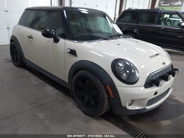 2010 MINI COOPER S WMWMF7C50ATX42797 Photo 0
