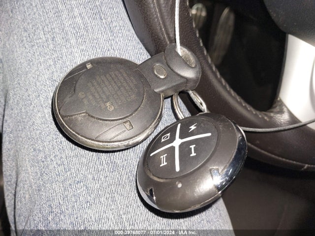 2010 MINI COOPER S WMWMF7C50ATX42797 Photo 10