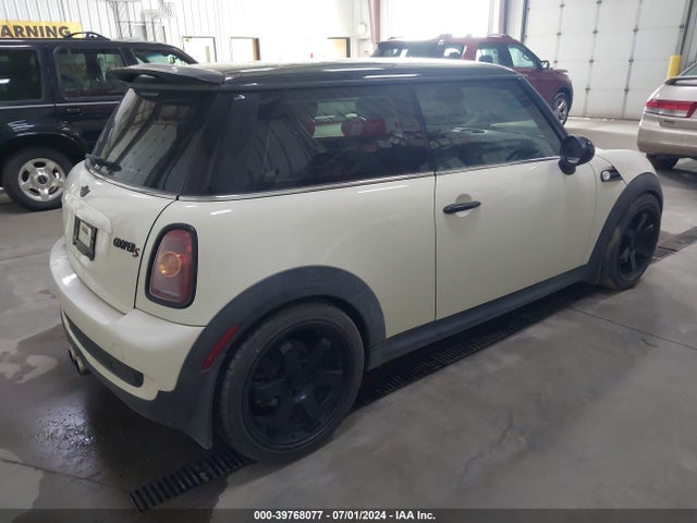 2010 MINI COOPER S WMWMF7C50ATX42797 Photo 3