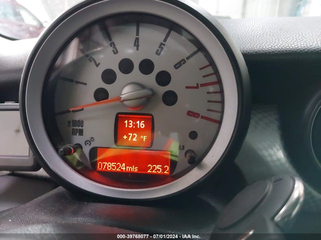 2010 MINI COOPER S WMWMF7C50ATX42797 Photo 6