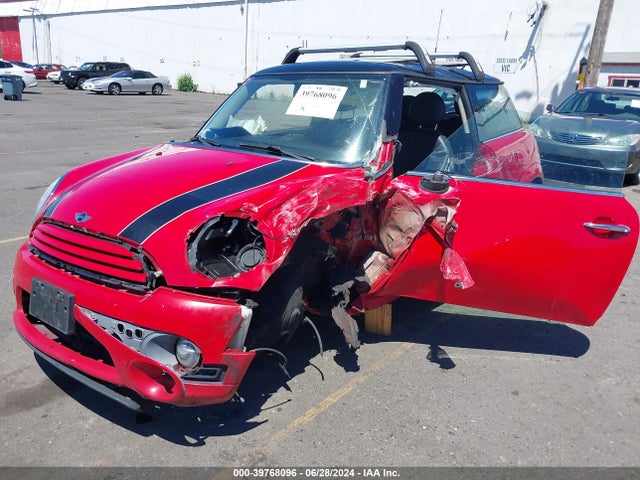 2011 MINI COOPER WMWSU3C5XBT182309 Photo 1