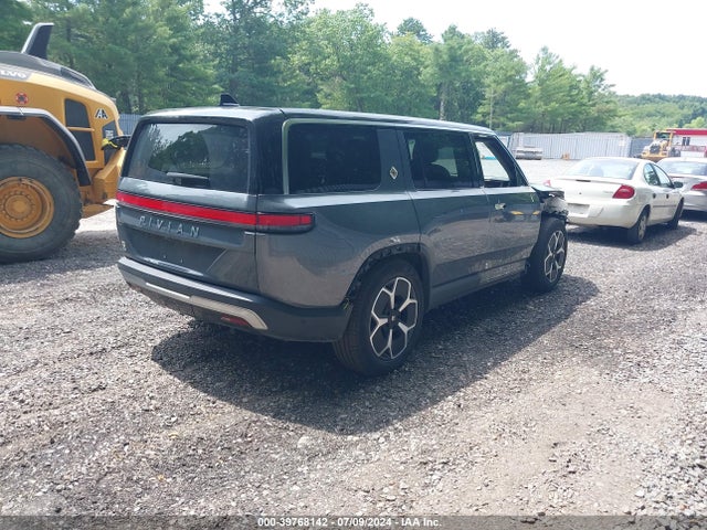 7PDSGABA7PN007369 Rivian R1s Adventure