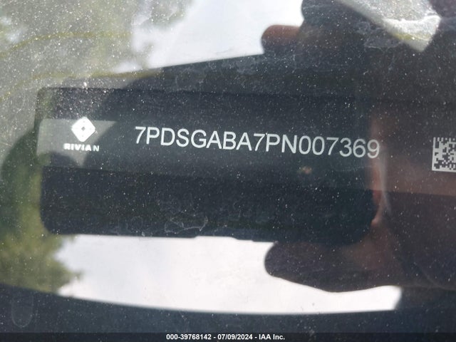 7PDSGABA7PN007369 Rivian R1s Adventure