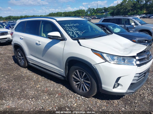 Toyota Highlander Xle 2018 5TDJZRFH7JS546448 zdjęcie główne