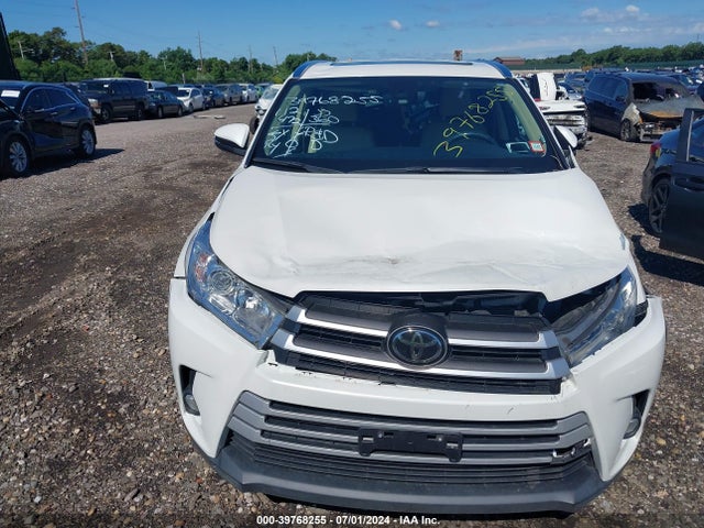 Toyota Highlander Xle 2018 5TDJZRFH7JS546448 Image 12