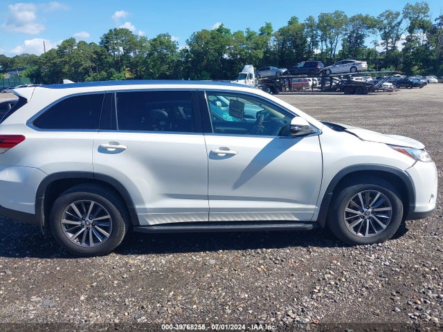 Toyota Highlander Xle 2018 5TDJZRFH7JS546448 Image 13