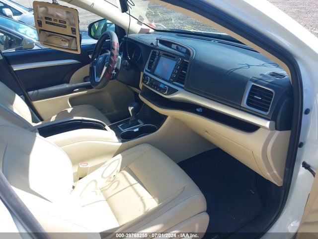 Toyota Highlander Xle 2018 5TDJZRFH7JS546448 Image 5